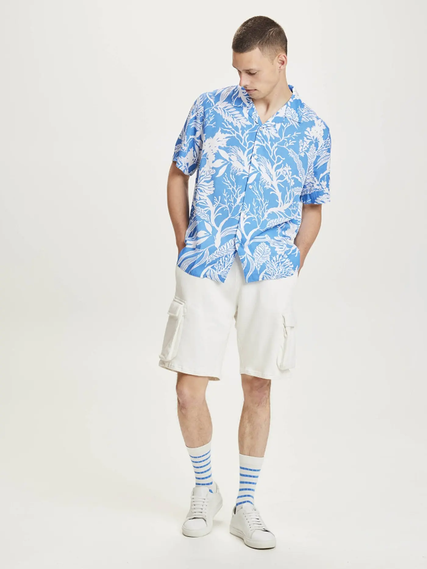 KNOWLEDGE COTTON APPAREL | Cargoshorts | weiss